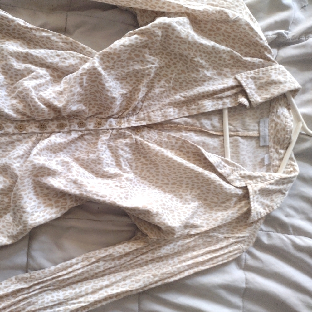 New York & Co White & Tan Cheetah Button Up